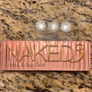 Urban Decay Naked 3 eyeshadow palate
